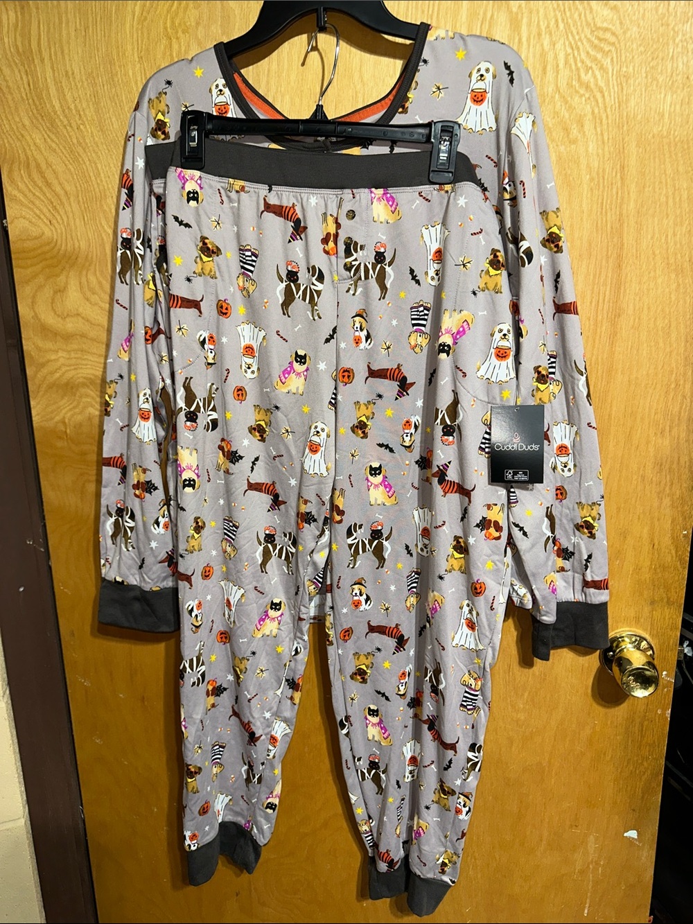 Cuddl Duds Gray Halloween Dog & Ghost Print Women’s Pajama Set